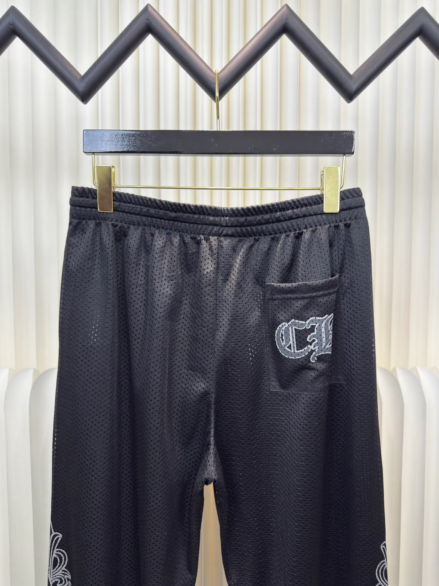 P350 Chrome Hear glitter hockey trousers, custom dyed color, the highest version on the market. The fabric is made of high-density 100D bird's eye cloth. Double-sided mesh positioning is very time-consuming. The cost of labor loss is very high. Single-layer thin transparent bottom junk that is not available on the market. Same style for men and women. OS version. Size S M L